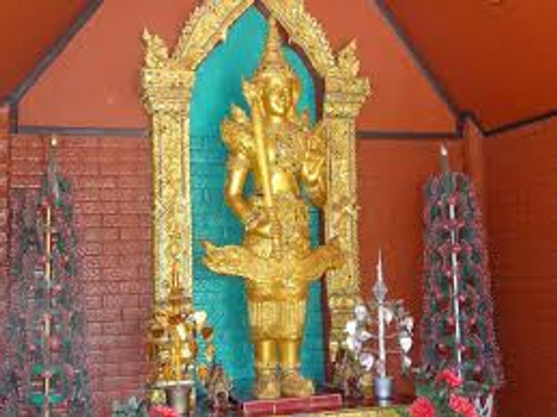 คาถาบูชาพระสยามเทวาธิราช เป็นสิริมงคลแก่ตนเองและครอบครัว